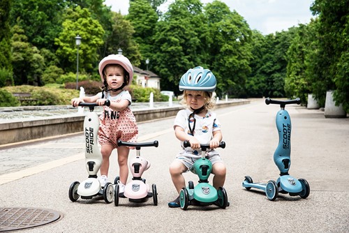 SCOOTANDRIDE 2w1 Jeździk hulajnoga i kask Rose