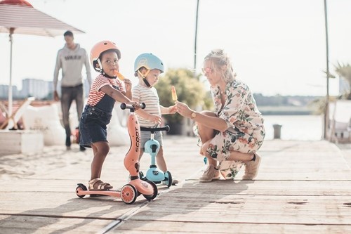 SCOOTANDRIDE 2w1 Jeździk hulajnoga i kask peach