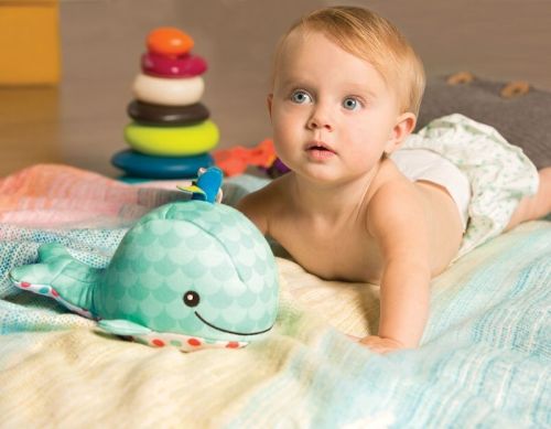 B.Toys szumiący i świecący wieloryb dla niemowląt